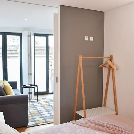 With Balcony - 9 Min-walk To Trindade Apartamento *