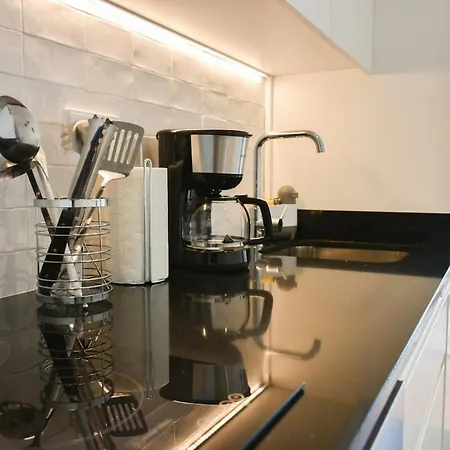 With Balcony - 9 Min-walk To Trindade * 포르투