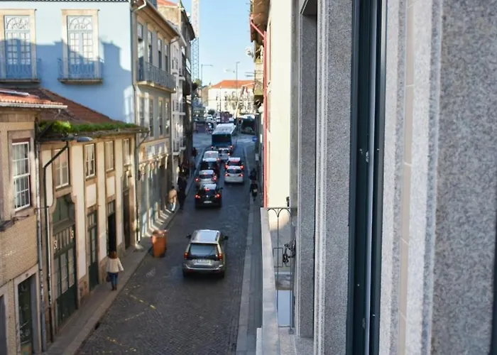 Apartman With Balcony - 9 Min-walk To Trindade