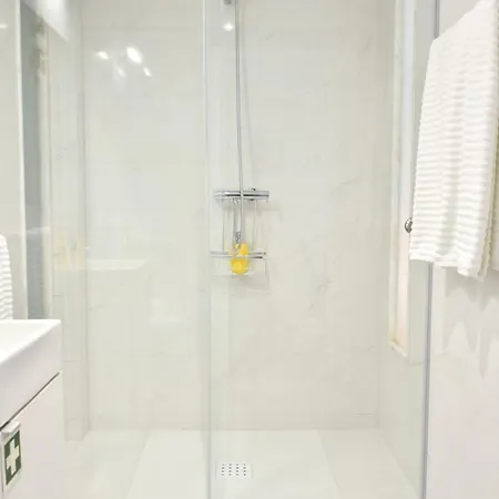 شقة With Balcony - 9 Min-walk To Trindade