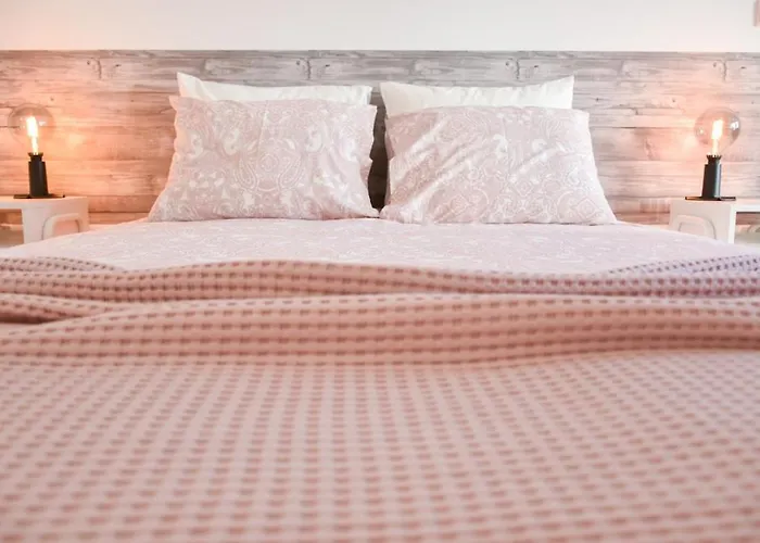 With Balcony - 9 Min-walk To Trindade Lägenhet Oporto