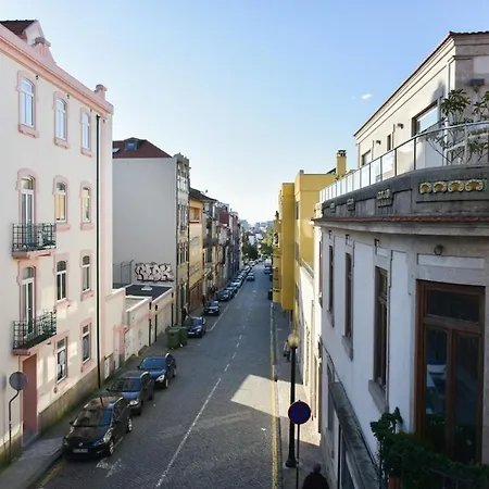 With Balcony - 9 Min-walk To Trindade Apartment Porto