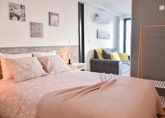 Apartamento With Balcony - 9 Min-walk To Trindade *